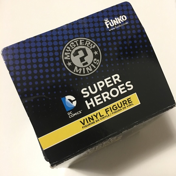 Deathstroke DC Comics Super Heroes Vinyl Figurine - Picture 11 of 16